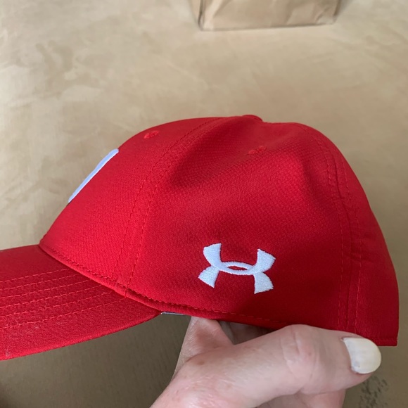 Under armor university of Wisconsin men’s hat - Picture 3 of 4